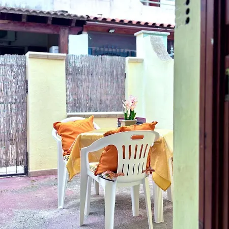 Garden Suite, Pula, Sardinia بيت للعطل